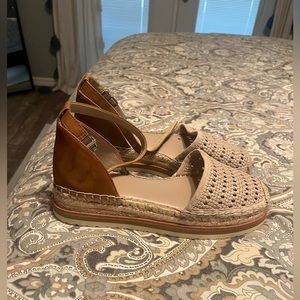 Vince Camuto espadrille worn twice size 8.5